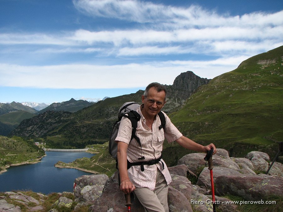 Valcorte 106.jpg - Al Passo la vista si apre sulla conca dei Laghi Gemelli